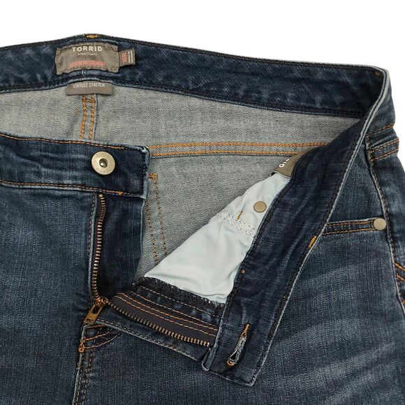 Torrid Jeans Womens 16 Blue Boyfriend Straight Vintage Stretch Flawless Denim - Picture 3 of 12